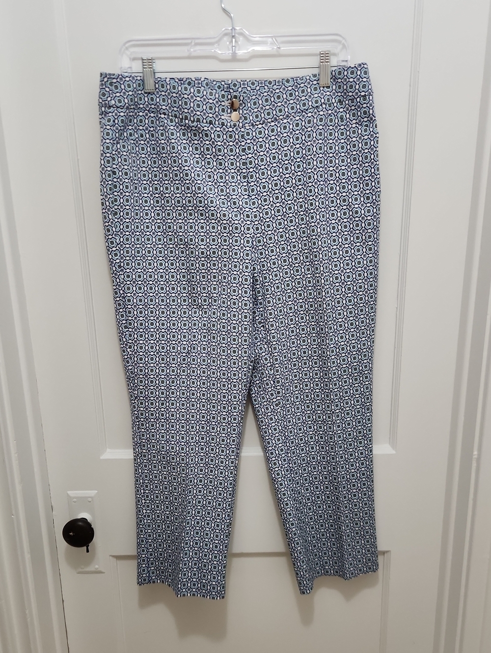 Chico's Slimming Geometric Ankle Pants Size 1.5 (US Size 10)